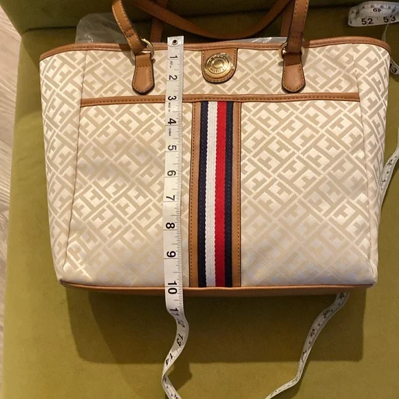 New with Tags- Tommy Hilfiger- “The Shopper” Bag-Lots of pockets!! - Picture 11 of 12